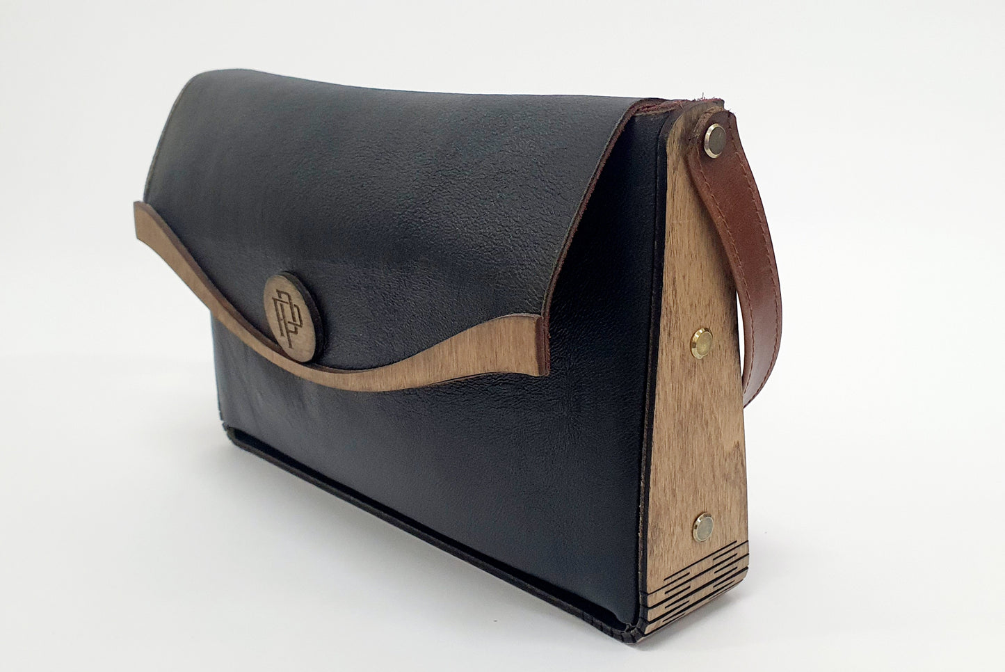 Μαύρη δερμάτινη τσάντα