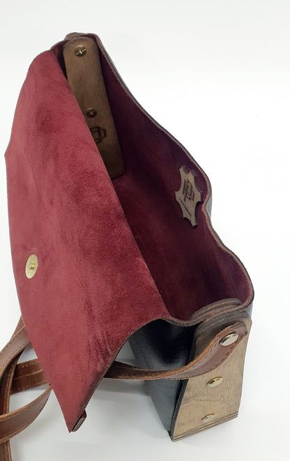 Μαύρη δερμάτινη τσάντα